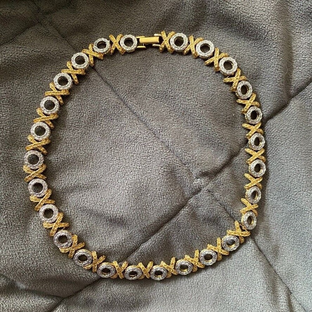 Vtg Textured Choker Necklace X&O Jewelry 2-tone Love Kiss